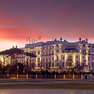 Grand Hotel